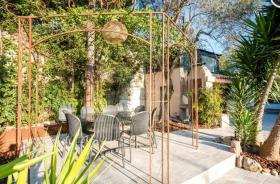 pergola