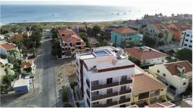 Ocean Roof Appart Hotel Immeuble de 5 étages avec 16 appartements