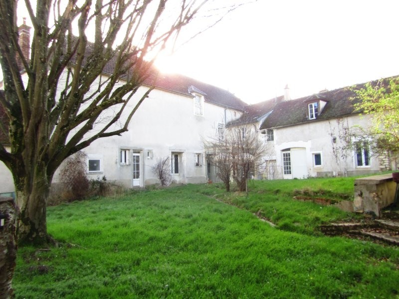 Grande Maison Bourgeoise dans village viticole - investissement locatif