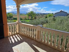 Villa dans les Abruzzes avec vue panoramique sur les montagnes de la Maiella